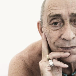 Andro Gross Titel Grau